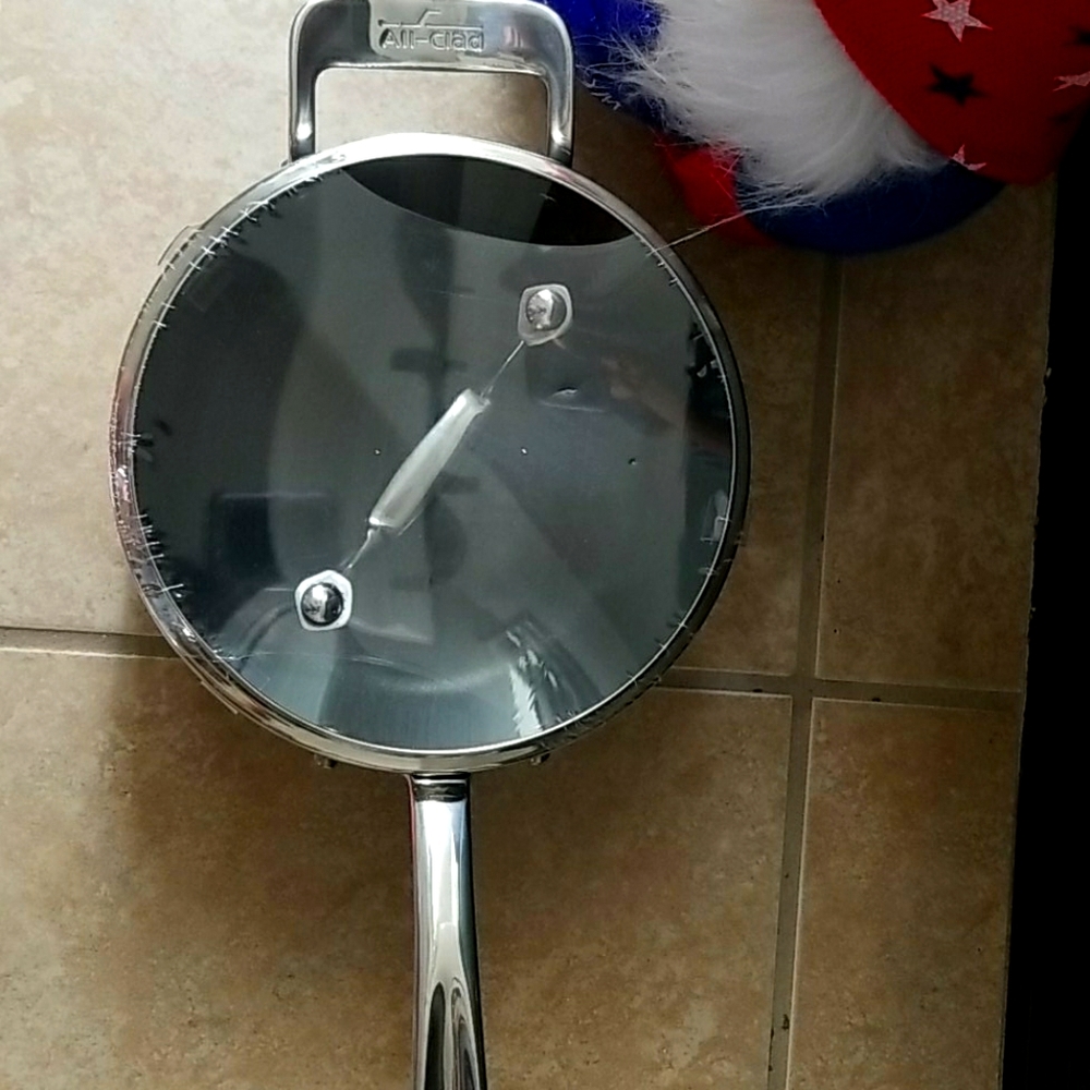 All-clad 2.5 qt covered sauce pan